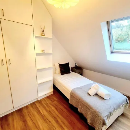 Urban Calm 2br With Parking Space *