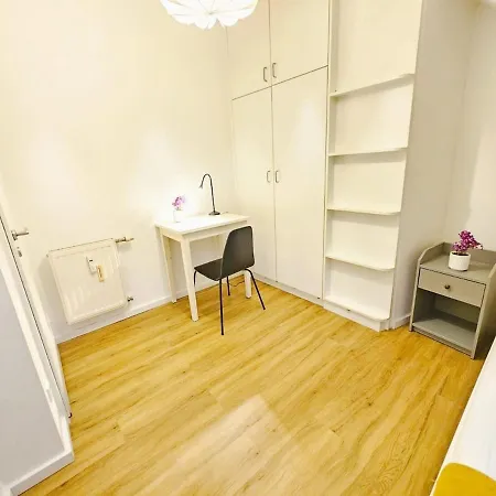 Urban Calm 2br With Parking Space Apartment