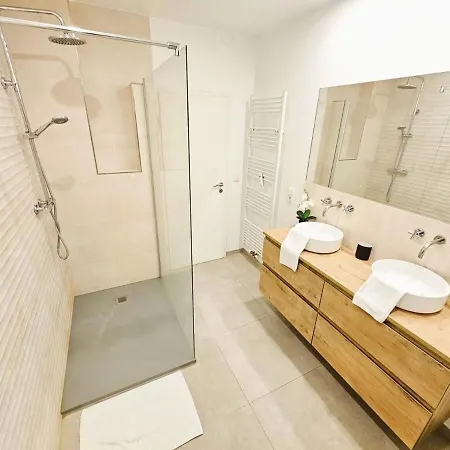 Urban Calm 2br With Parking Space * Lüksemburg