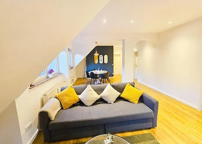 Urban Calm 2br With Parking Space Apartment *