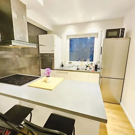 Urban Calm 2br With Parking Space Apartamento